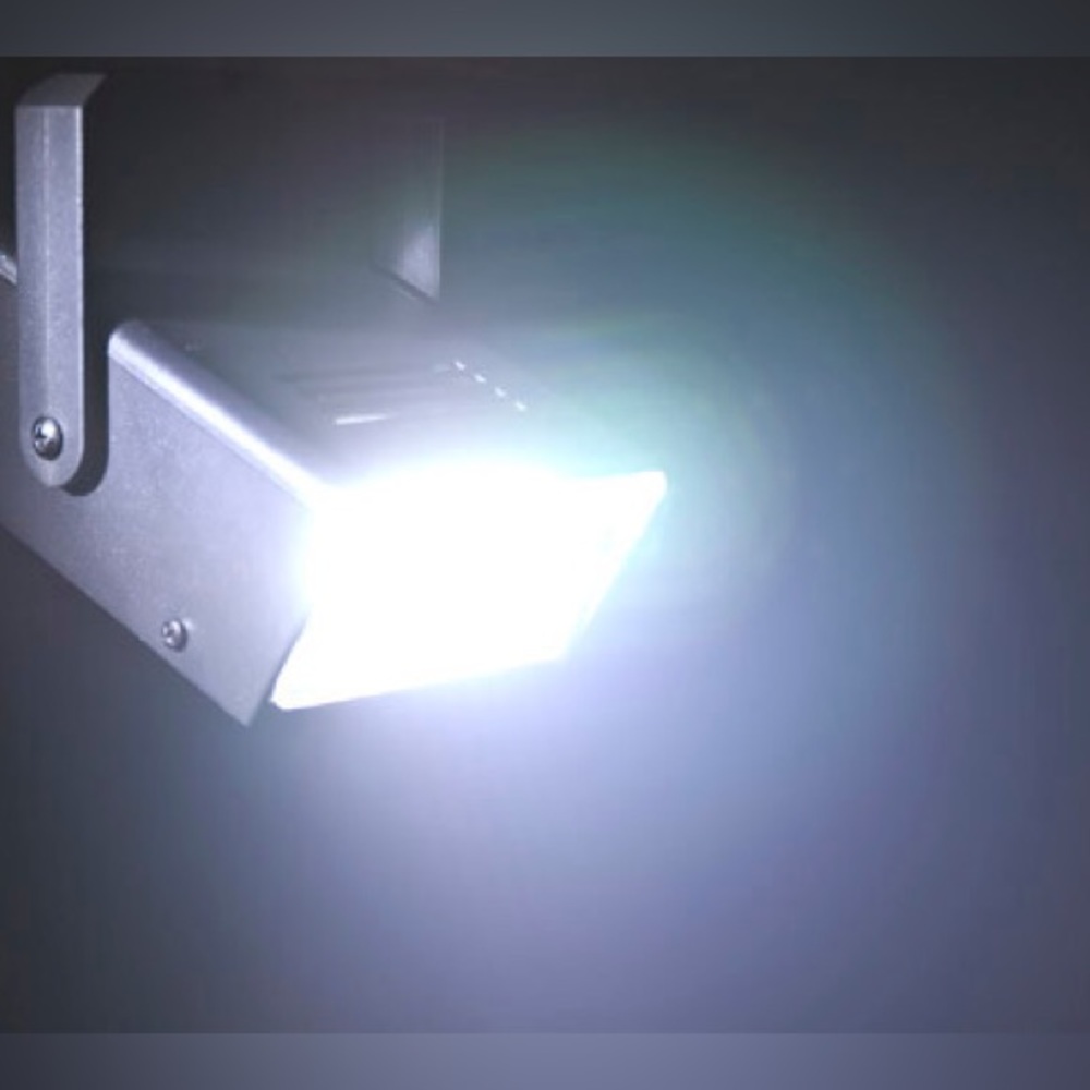 🪩 LED MINI STROBE LIGHT 🪩 - Picture 2 of 3